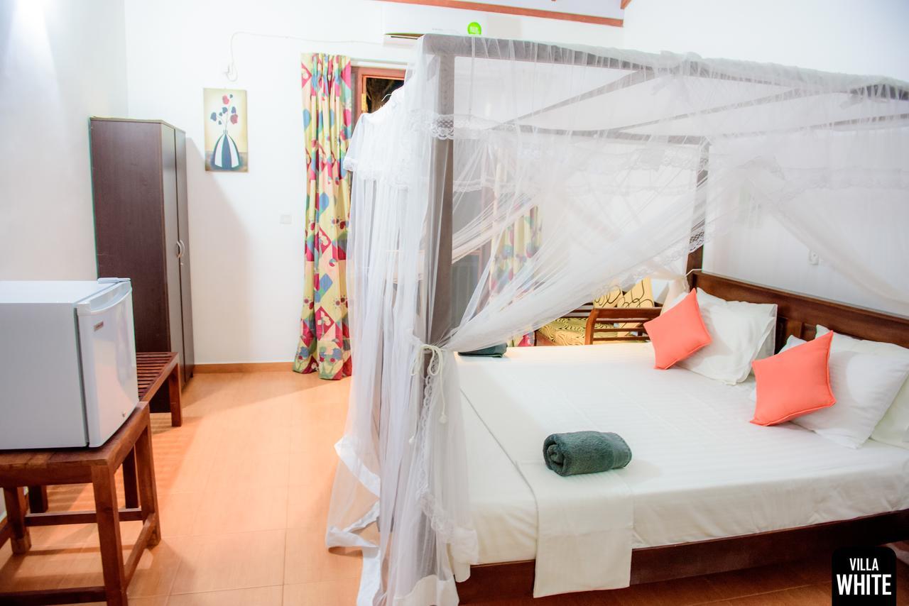 Villa White Hikkaduwa Kültér fotó